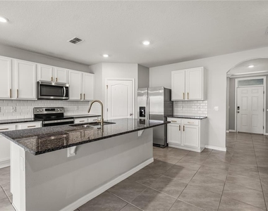 1711 Setter Avenue - Photo Thumbnail 5