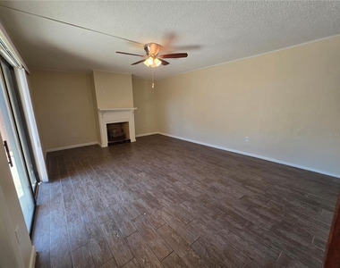 3824 Saxon Drive - Photo Thumbnail 13