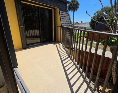 3824 Saxon Drive - Photo Thumbnail 20