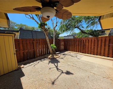 3824 Saxon Drive - Photo Thumbnail 2