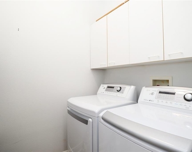 8248 Tivoli Drive - Photo Thumbnail 16