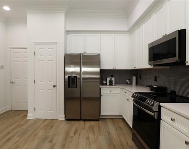 8248 Tivoli Drive - Photo Thumbnail 9