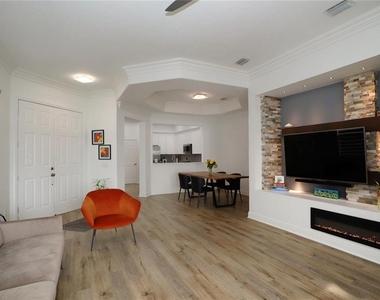 8248 Tivoli Drive - Photo Thumbnail 12
