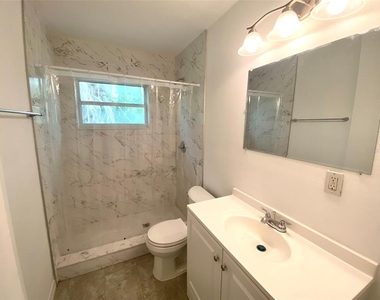 4030 Corrine Drive - Photo Thumbnail 9