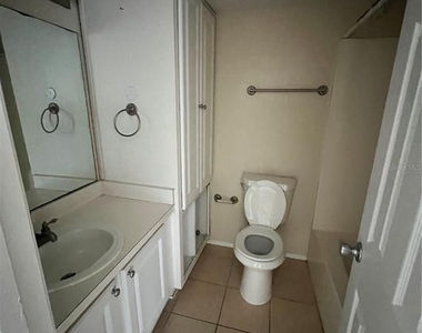 136 Blue Point Way - Photo Thumbnail 6