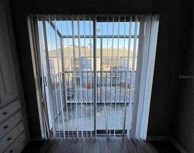 136 Blue Point Way - Photo Thumbnail 9