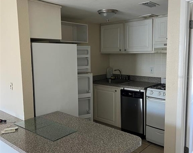 136 Blue Point Way - Photo Thumbnail 3