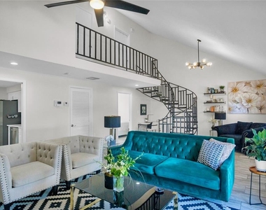 122 S Bulova Drive - Photo Thumbnail 7