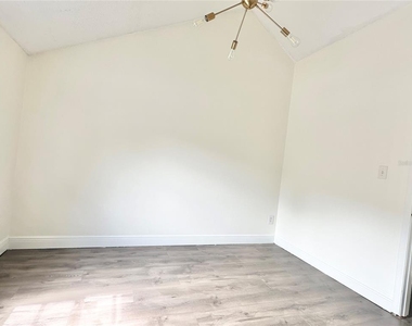 122 S Bulova Drive - Photo Thumbnail 34