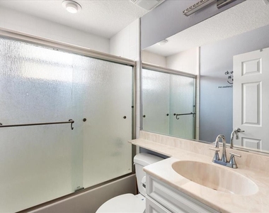 5336 Edgewater Way - Photo Thumbnail 10