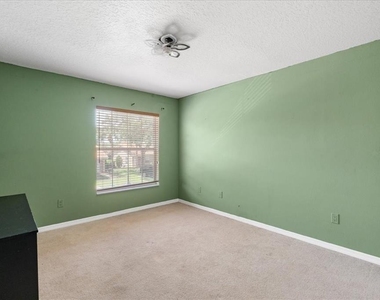 5336 Edgewater Way - Photo Thumbnail 9