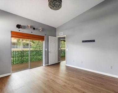 5336 Edgewater Way - Photo Thumbnail 5