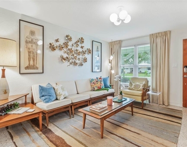 809 E 15th Avenue - Photo Thumbnail 8