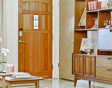 809 E 15th Avenue - Photo Thumbnail 4