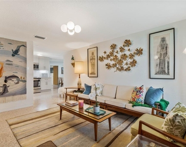 809 E 15th Avenue - Photo Thumbnail 3