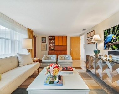 809 E 15th Avenue - Photo Thumbnail 14
