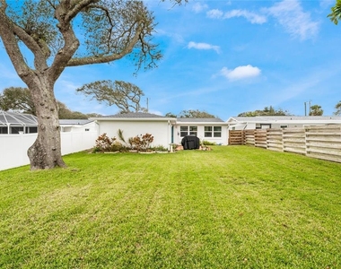 809 E 15th Avenue - Photo Thumbnail 32