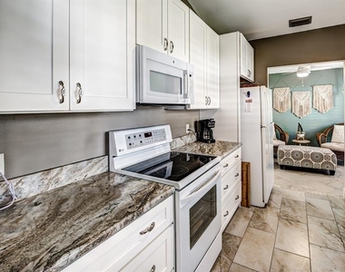 130 Southampton Place - Photo Thumbnail 13