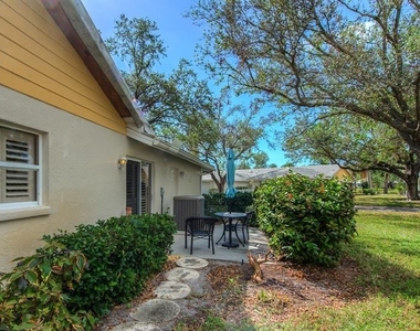 130 Southampton Place - Photo Thumbnail 26
