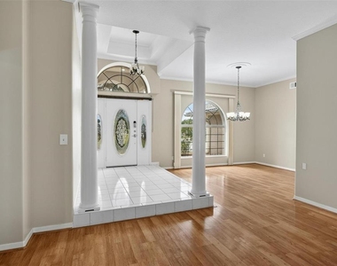 20 Woodford Lane - Photo Thumbnail 4