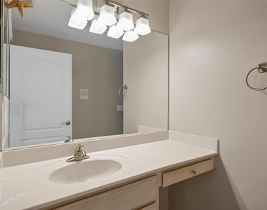 20 Woodford Lane - Photo Thumbnail 47