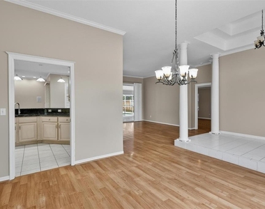 20 Woodford Lane - Photo Thumbnail 7
