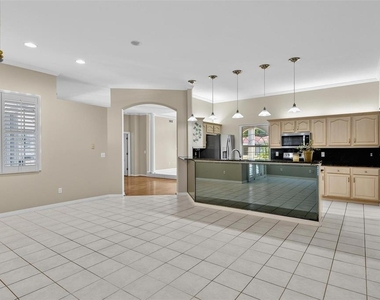 20 Woodford Lane - Photo Thumbnail 14