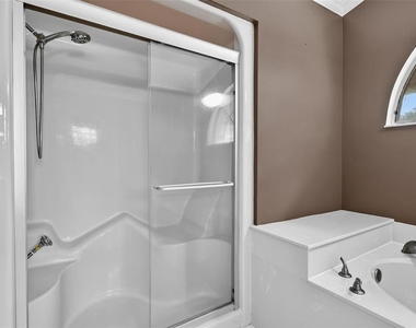 20 Woodford Lane - Photo Thumbnail 39
