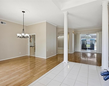 20 Woodford Lane - Photo Thumbnail 3