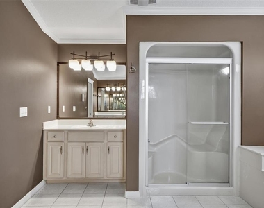20 Woodford Lane - Photo Thumbnail 41