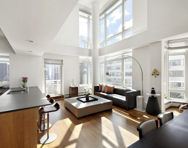 East 59th Street - Photo Thumbnail 1