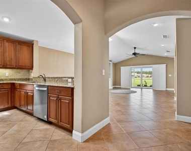108 Golfview Court - Photo Thumbnail 7
