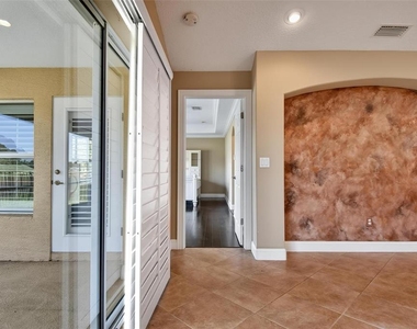 108 Golfview Court - Photo Thumbnail 21