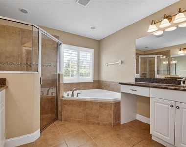 108 Golfview Court - Photo Thumbnail 27