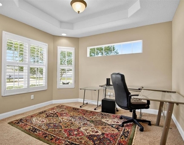 108 Golfview Court - Photo Thumbnail 5