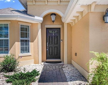 108 Golfview Court - Photo Thumbnail 2