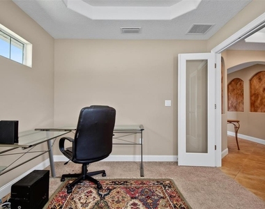 108 Golfview Court - Photo Thumbnail 6
