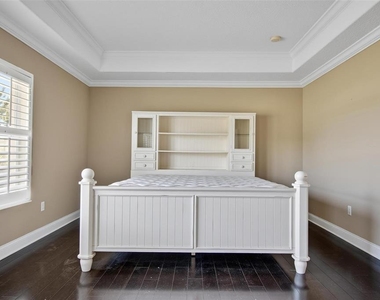 108 Golfview Court - Photo Thumbnail 25