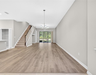 1119 Hansberry Court - Photo Thumbnail 10