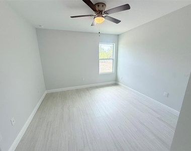 11225 Pendleton Avenue - Photo Thumbnail 6