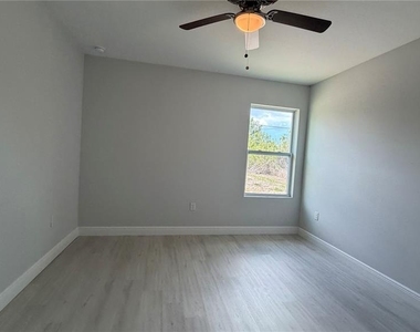 11225 Pendleton Avenue - Photo Thumbnail 12