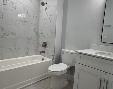11225 Pendleton Avenue - Photo Thumbnail 13
