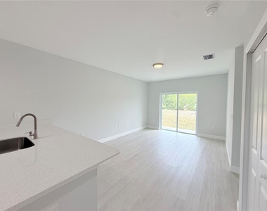 11225 Pendleton Avenue - Photo Thumbnail 3