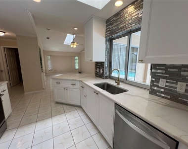 1516 Abel Street - Photo Thumbnail 7