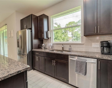 265 Annapolis Lane - Photo Thumbnail 14