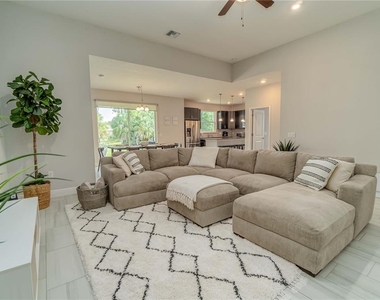 265 Annapolis Lane - Photo Thumbnail 9