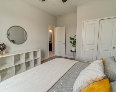 265 Annapolis Lane - Photo Thumbnail 20