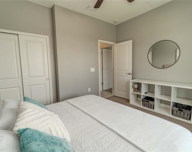 265 Annapolis Lane - Photo Thumbnail 23