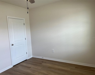 2726 Greenleaf Terrace - Photo Thumbnail 18