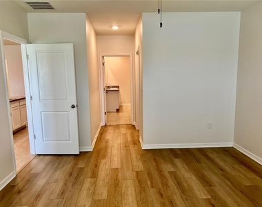 2726 Greenleaf Terrace - Photo Thumbnail 9